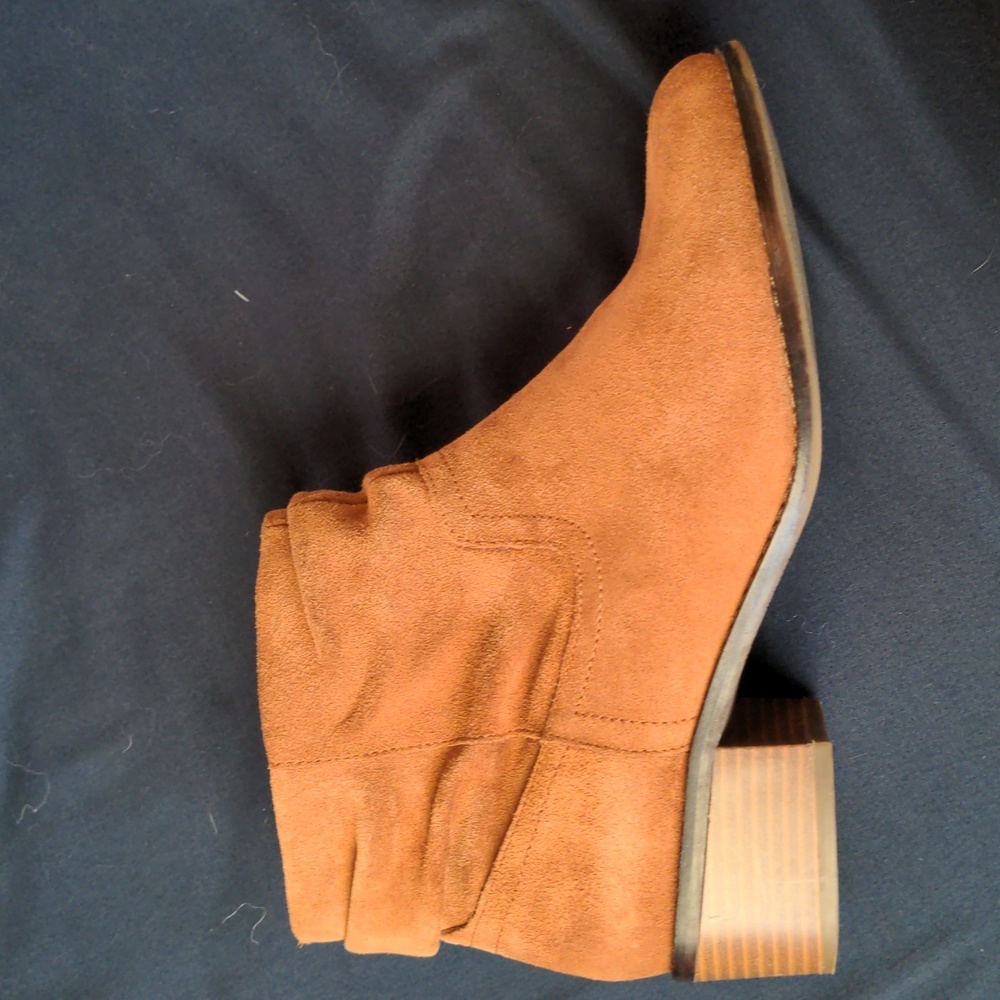 Vionics suede booties